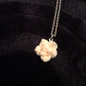 PINK ROSE NECKLACE 🌹